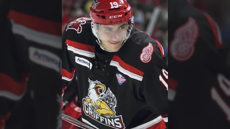 Tomáš Nosek se vrací z NHL. Posílí Dynamo Pardubice