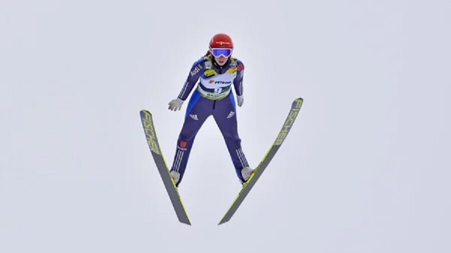 Anežka Indráčková je juniorskou mistryní světa ve skocích na lyžích!