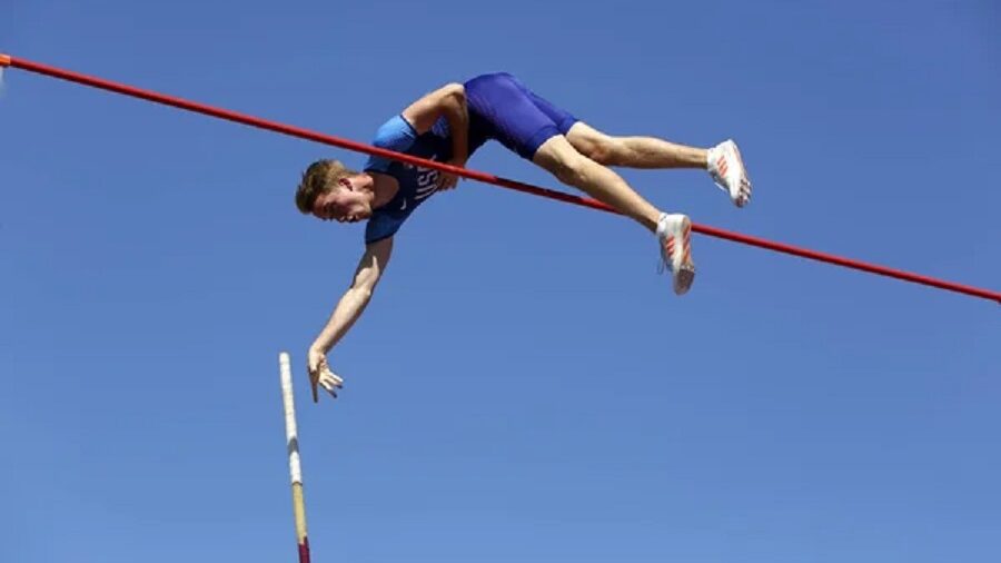 Řecký tyčkař Karalis se národním rekordem 617cm dostal na 2. místo historie!